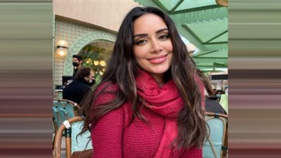 أمام برج إيفل.. بسنت شوقي تستعرض أناقتها