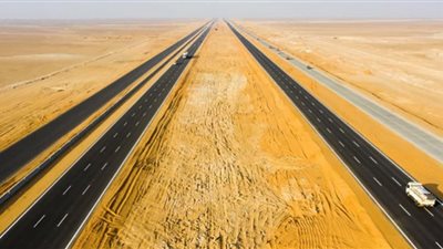 حركة السيارات بالطرق الصحراوية