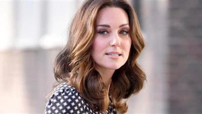 صور.. الأميرة كيت ميدلتون تتألق بالزيتي خلال زيارة الحرس الإيرلندي