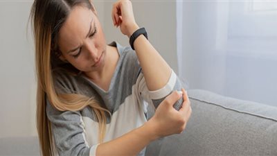 تمنع هشاشة العظام.. طبيب ينصح بأكل هذه الفاكهة يومياً