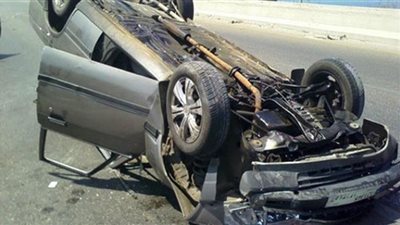 تفاصيل حادث انقلاب سيارة ووقوع مصابين بطرق أبوسمبل
