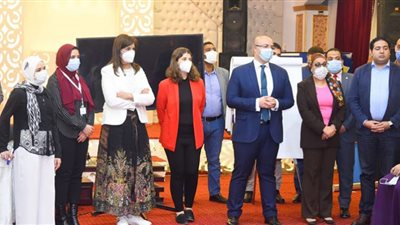 في جولة وزيرة الهجرة| 