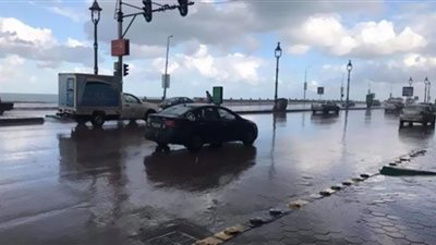 محافظ الإسكندرية: نستقبل موسم الأمطار بوسائل طاقتها الاستيعابية مليون و900 ألف م³
