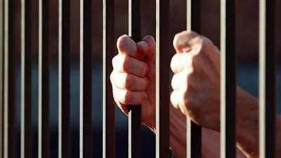 حبس فتاة وخطيبها بتهمة قتل والدها بحلوان