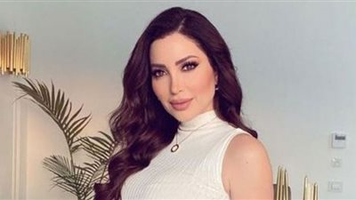 نسرين طافش تعود بالزمن من أجل ملكة المسرح عزيزة خانم في 