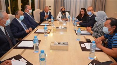 وزير التنمية بالأقصر يستعرض ملامح الطفرة الحضارية والعمرانية الكبيرة التي حققتها مصر