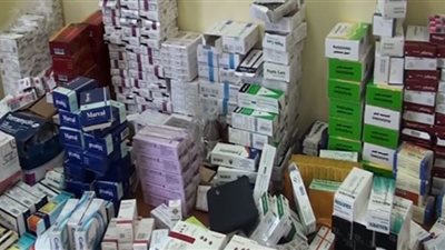 مداهمة مخزن بأكتوبر بداخله أدوية مهربة بـ 250 ألف جنيه