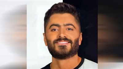 بحبك.. تامر حسني يشوق جمهوره لفيلمه الجديد