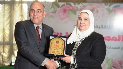 صور.. نادى الصيد يكرم الأمهات المثاليات بحضور وزيرة التضامن