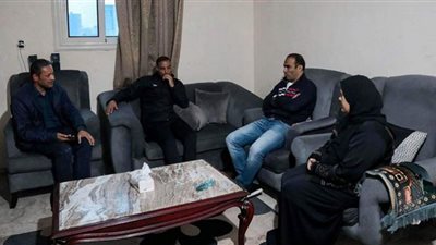 وفد الأهلي يزور أسرة زياد إيهاب.. والخطيب يؤكد: النادي لن يتخلى عن أبنائه
