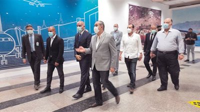 وزير الطيران يتفقد المطارات المصرية قبل انطلاق الموسم الشتوى