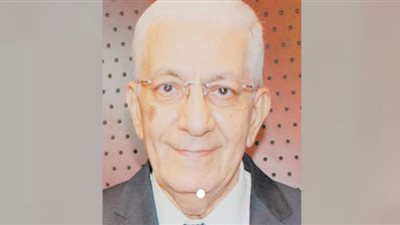 الرقابة المالية تصدر كتابًا عن مساهمات عبدالحميد إبراهيم تقديرًا لمسيرته
