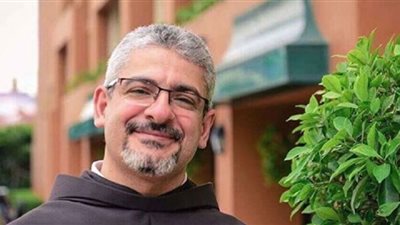 (شاهد) الأب بطرس دانيال ينعى زكي فطين عبدالوهاب بهذه الكلمات
