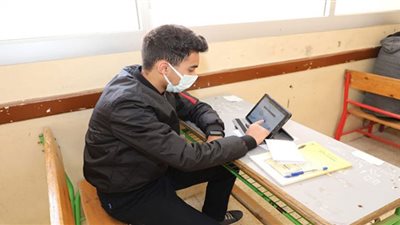 463‪ألفًا و131 طالب بأولى ثانوي يؤدون الامتحانات التجريبية