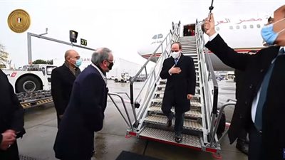 (فيديو) السيسي يصل لمطار جلاسجو استعدادًا للمشاركة فى قمة المناخ