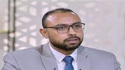 أستاذ اقتصاد يكشف أسباب ارتفاع أسعار الفائدة والدولار في مصر