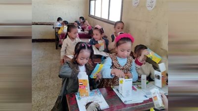 محافظ بني سويف يتابع مع مسؤولى التعليم بدء توزيع وجبات التغذية المدرسية