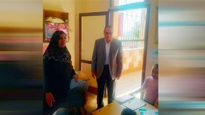 صرف مكافأة تشجيعية للعاملين بمدرسة الجمالية الإبتدائية القديمة بالحسينية