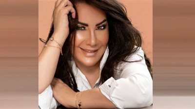 شرطة الموضة تشيد بفستان هدى حسين في حفل موركس دور