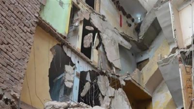 التحقيق في واقعة إصابة 3 أشخاص في انهيار عقار ببنها