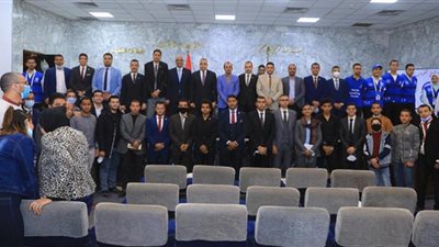 محافظ سوهاج يلتقي أعضاء المشروع القومي لمواجهة الشائعات 