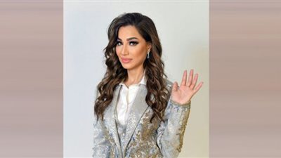 بسمة وهبة تطل بفستان زفاف مكشوف الظهر.. والجمهور: مين العريس؟