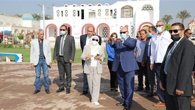 صور.. محافظ القاهرة يتابع تطوير قرية الفواخير بالفسطاط