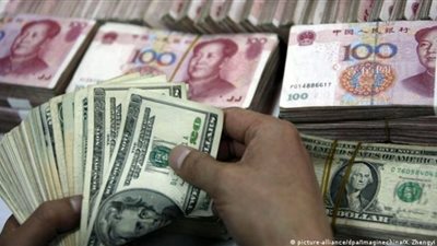 محلل اقتصادي: ما يحدث في أسواق النفط والدولار انفجار حقيقي ومتغير تاريخي