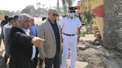 محافظ بني سويف يشدد على وضع برنامج زمني لسرعة رد الشئ لأصله ببعض الشوارع
