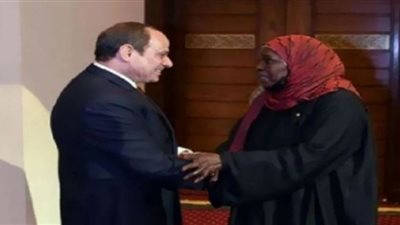 (فيديو) الحاجة مكة عن مقابلة السيسي: أول مرة أحس بالسعادة