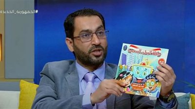 (فيديو) حالفة الوطن السعيدة | أول كتاب يقدم المشروعات القومية للأطفال