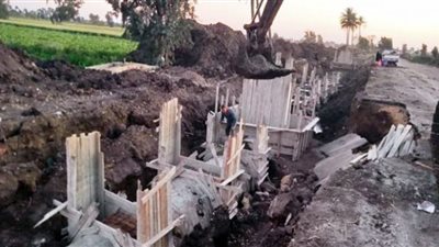 محافظ الشرقية يتابع تغطية طريق قصاصين الأزهار - الفرايحة