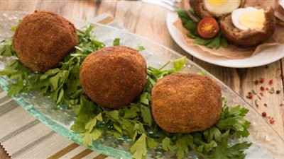 جددي سفرتك.. طريقة تحضير بيض اسكتلندي في وقت قياسي