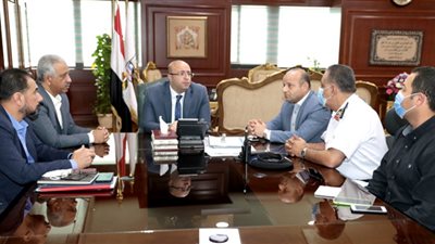 حملات مرورية لمواجهة السير عكس الاتجاه وإلزام السائقين بالخطوط ببنى سويف