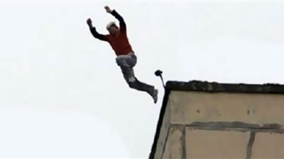 مصرع شخص عربي سقط من الطابق الـ13 في بولاق الدكرور