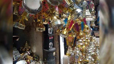 تعرف على قصة أقدم ورشة لصناعة فانوس رمضان .. عمرها أكثر من 100 عام « صور »