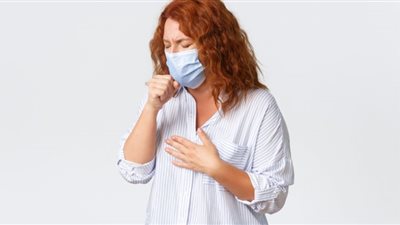 لماذا يتجلط الدم بعد التعافي من كورونا؟.. طبيب يكشف السر