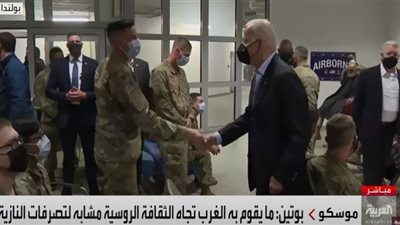 (فيديو) بايدن في قاعدة عسكرية قرب الحدود البولندية الأوكرانية