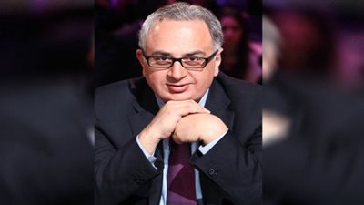 (شاهد) ربيع هنيدي يهنئ أصالة بزفاف ابنتها على طريقته الخاصة