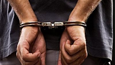 ضبط المتهمين بسرقة إطارات السيارات في الشيخ زايد