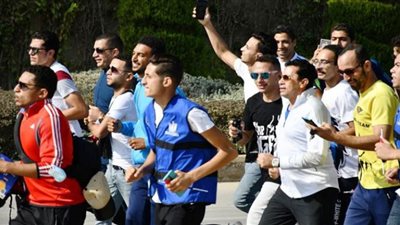 وزير الرياضة يطلق إشارة بدء ماراثون الركض لشباب يدير شباب