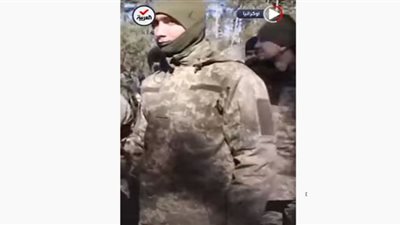 (فيديو) عشرات الجنود الأوكرانيين يستسلمون للروس قرب العاصمة كييف