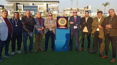 محافظ الشرقية يُهنئ فريق الشرقية للهوكي لحصولهم على بطولة الدوري للمرة الـ 32