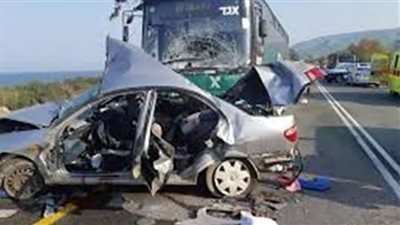 التحقيق في واقعة إصابة 15 في حادث تصادم بطريق 