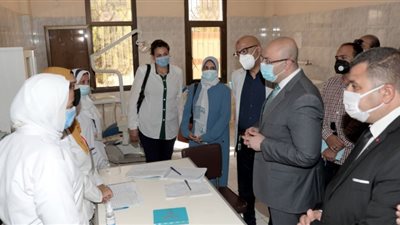 محافظ بني سويف يتفقد الوحدة الصحية في قرية تزمنت الشرقية و يطمئن على الخدمات المقدمة