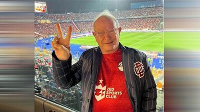 فيديو| أموال نجيب ساويرس تتطاير في ستاد القاهرة.. والجمهور 