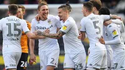 خطوة واحدة تفصل برشلونة عن التعاقد مع نجم ليدز يونايتد