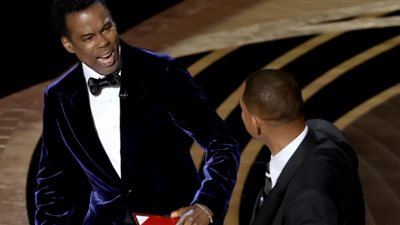 الصداقة أقوى من الصفعة.. رد فعل كريس روك بعد إهانة ويل سميث له