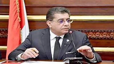 رئيس صحة الشيوخ يستعرض تقرير 