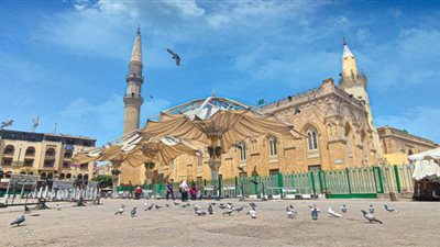 تاريخ تطوير مسجد الامام الحسين منذ النشأة